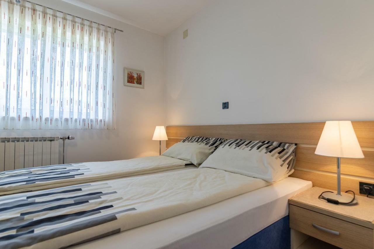 Apartments And Room Robert Korenica Ngoại thất bức ảnh