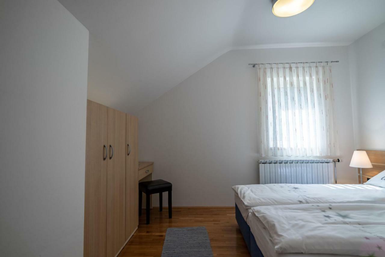 Apartments And Room Robert Korenica Ngoại thất bức ảnh