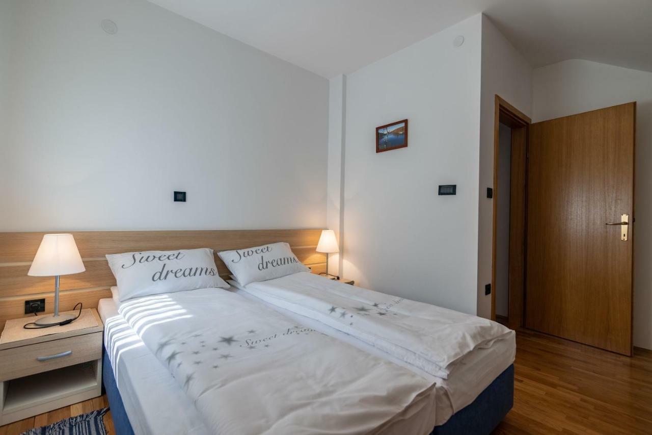 Apartments And Room Robert Korenica Ngoại thất bức ảnh