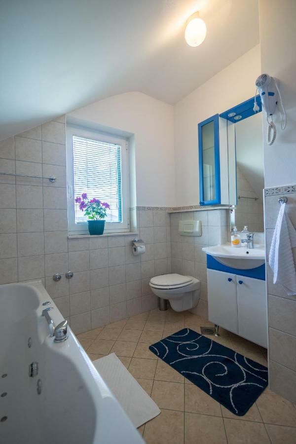Apartments And Room Robert Korenica Ngoại thất bức ảnh