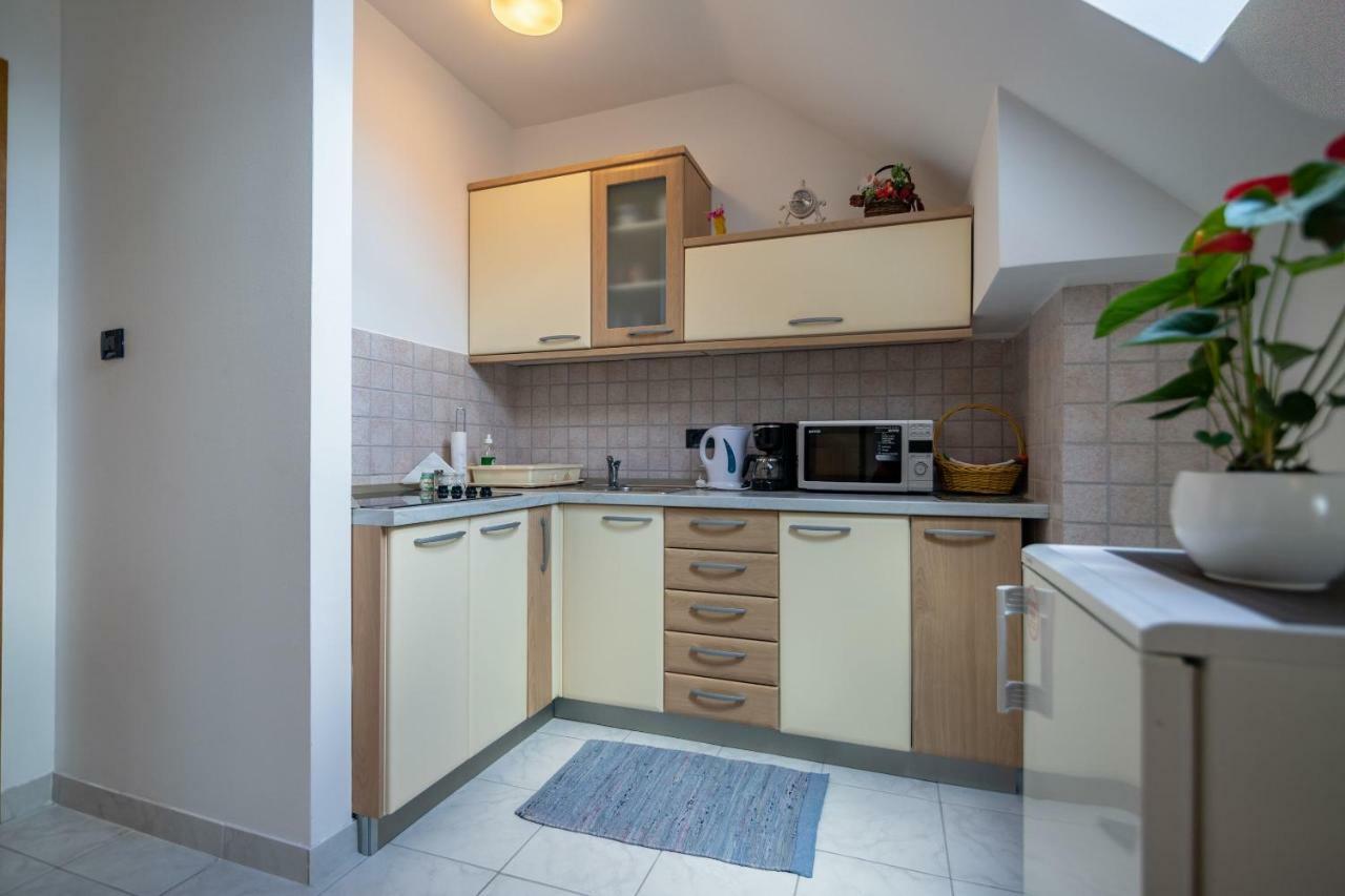 Apartments And Room Robert Korenica Ngoại thất bức ảnh