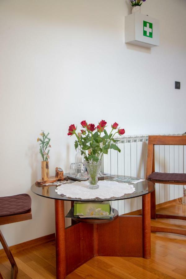 Apartments And Room Robert Korenica Ngoại thất bức ảnh