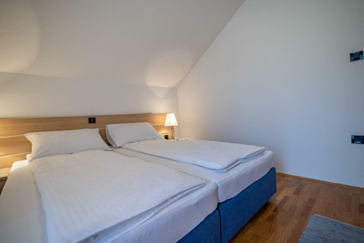 Apartments And Room Robert Korenica Ngoại thất bức ảnh